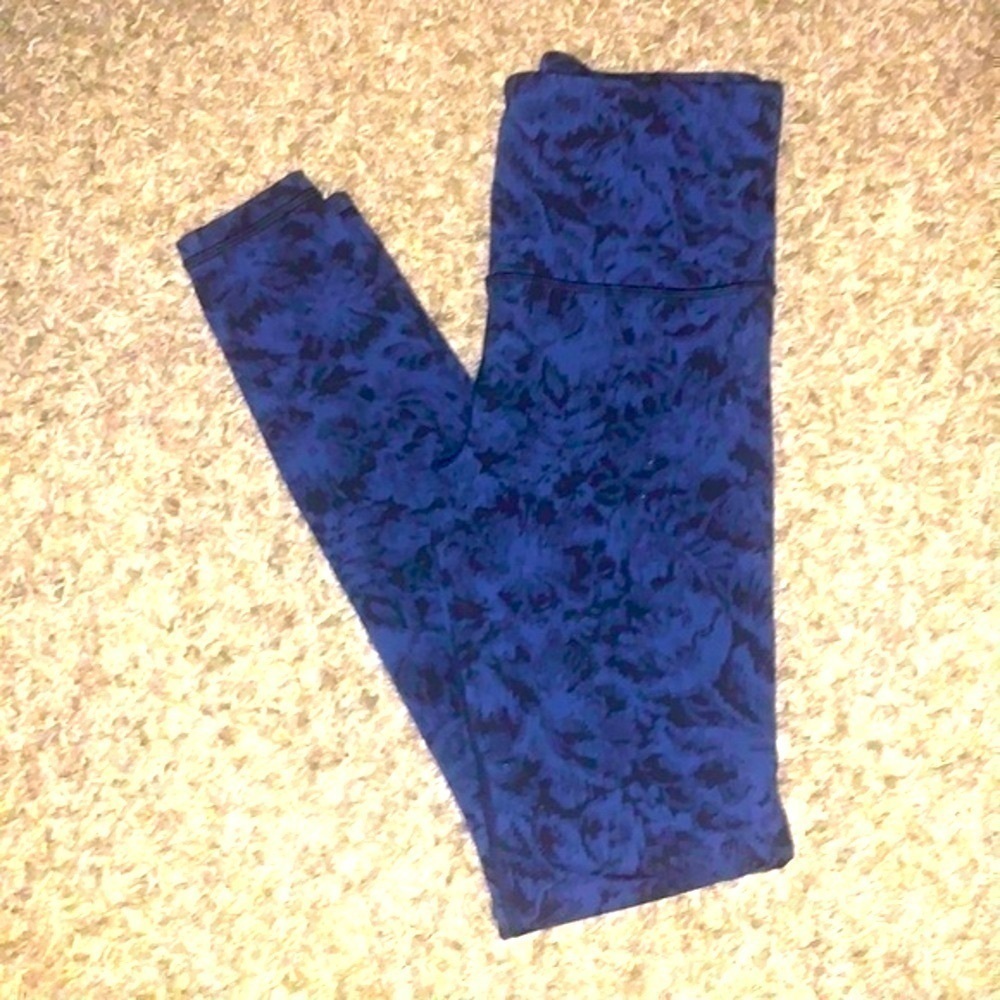 Athleta Elation textured tight - Picture 2 of 9